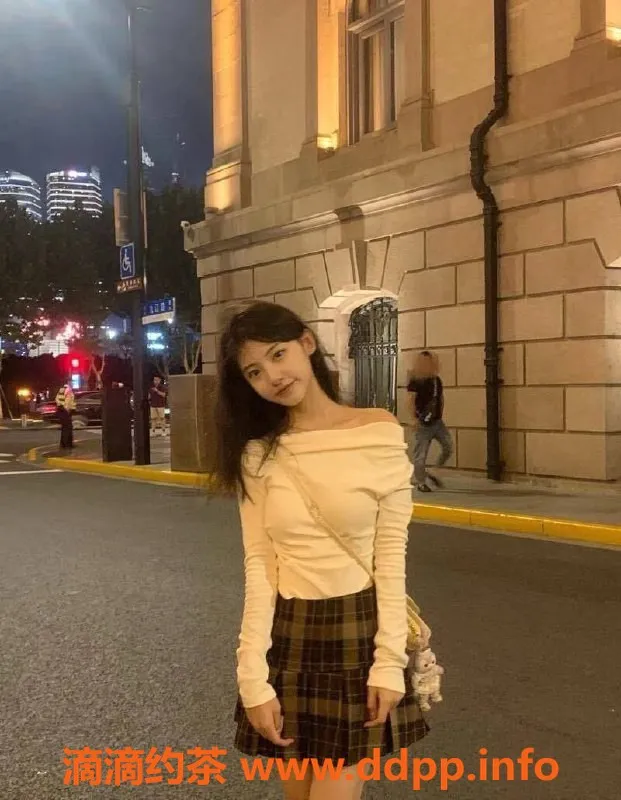 常州楼凤-武进萝莉艺名，163高83重，陪浴60分钟800元