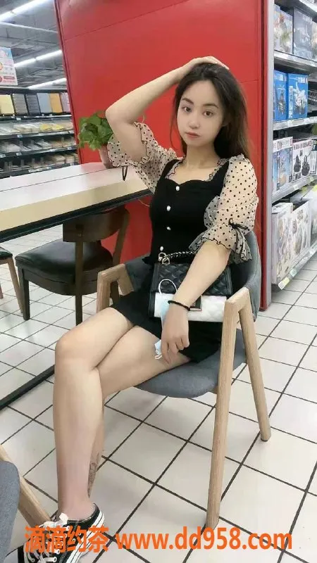 北京楼凤-朝阳安贞桥22岁温柔邻家女孩，身高165体重95