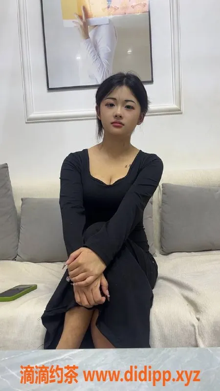 成都楼凤-成华区18岁童颜巨乳嫩妹，160cm，胸大价优