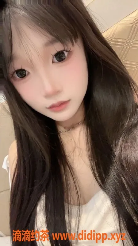 成都楼凤-成华区18岁小乖妹，170身高92斤优质服务