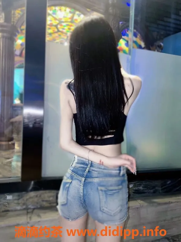 成都楼凤-成华区18岁小乖妹，170身高92斤优质服务