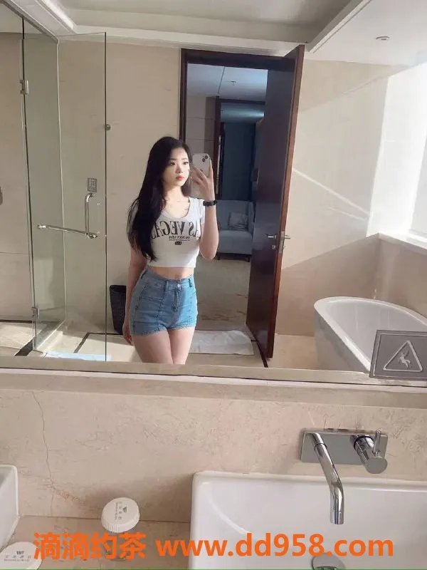 成都外围-成华区小糖豆19岁170嫩妹，热情服务