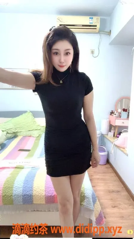 重庆楼凤-渝北区27岁唐果，50斤C罩杯全套服务