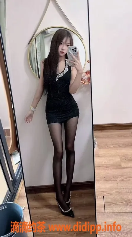 台州楼凤-台州路桥 丹丹 18岁 167cm 品茶服务