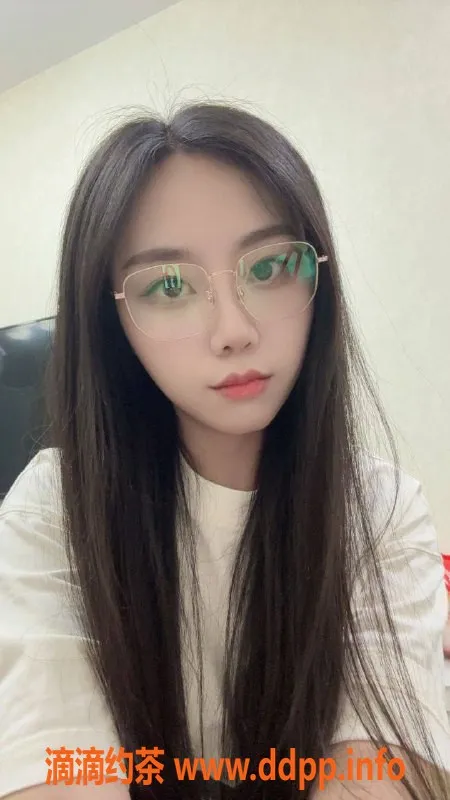 成都楼凤-天府三街艾琳，24岁御姐，身材匀称，500p起