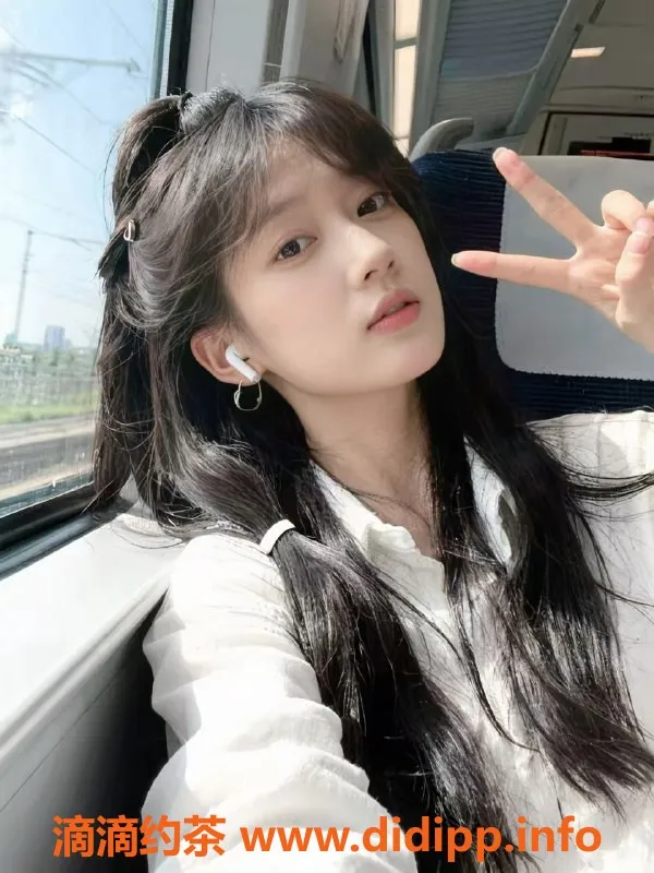 成都楼凤-武侯区嫩妹奶芙，8P代聊体验