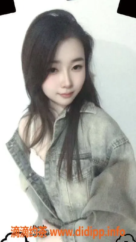 福州楼凤-依依，26岁泉州晋江美少妇，身高158，体重45斤