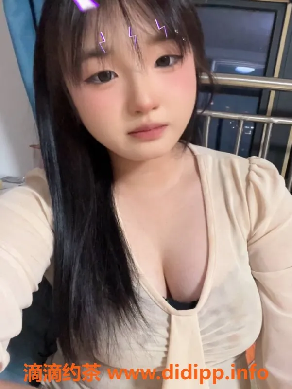 南通楼凤资源信息,崇川区馨儿，身高165，体重54，18岁微胖女优