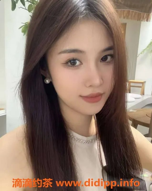 广州楼凤-海珠区27岁糖宝，166cm 54kg 甜美体验