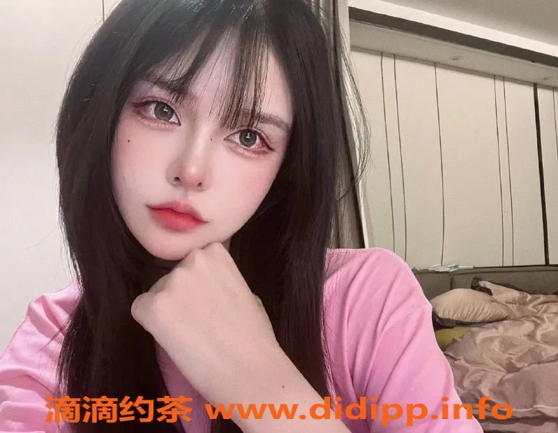 福州楼凤-福州小美，21岁 C罩杯，六米天花板热推！