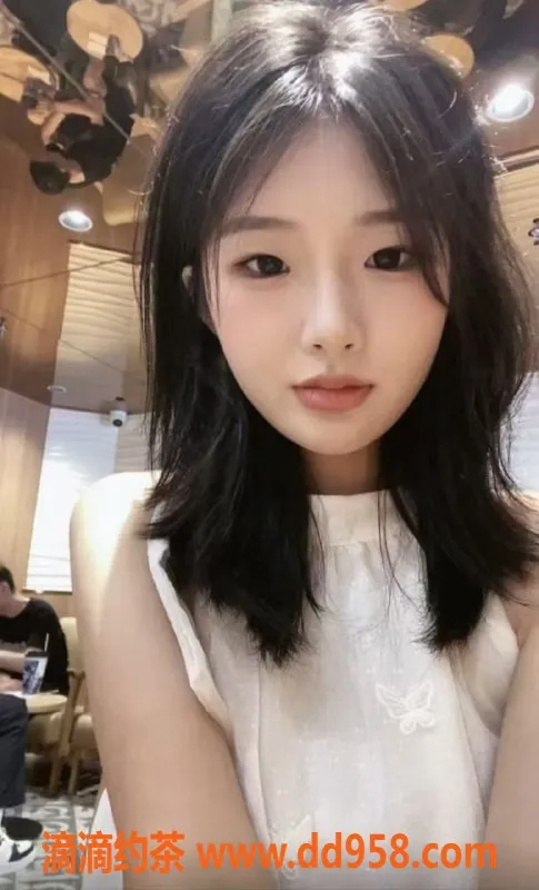 中山楼凤-东区清清，18岁C罩杯，700元起