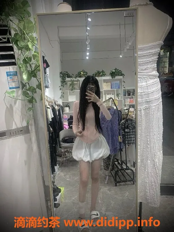 常州楼凤-武进可可，162cm嫩妹，800元起服务