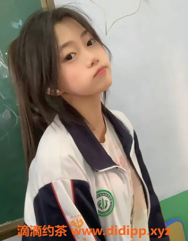 青岛楼凤-青岛黄岛04年学妹，短停三天，15起预约