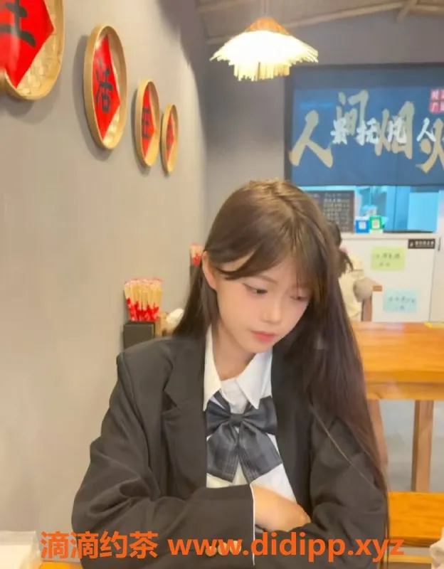 青岛楼凤-青岛黄岛04年学妹，短停三天，15起预约