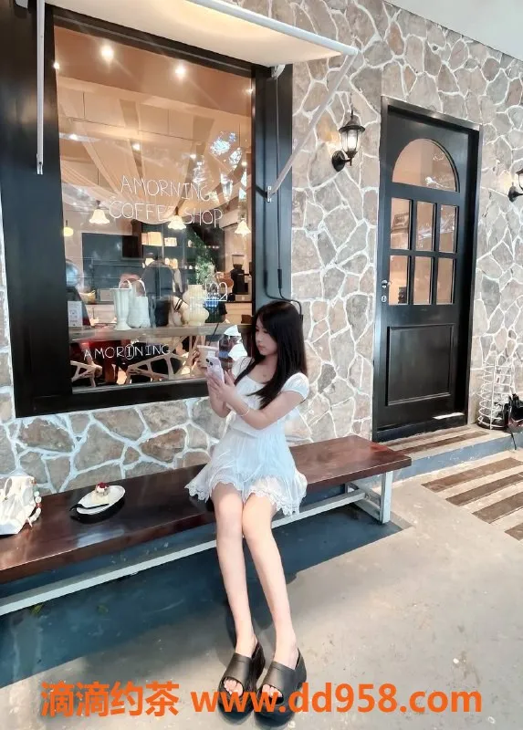 中山楼凤-西区19岁芊芊，胸围D，服务优质，价格亲民