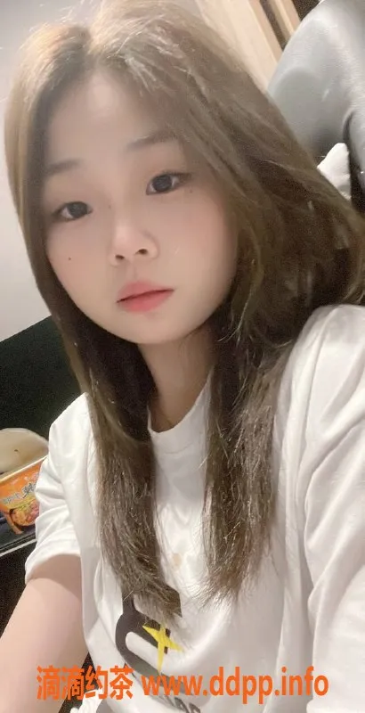 长沙楼凤资源信息,开福区18岁性感妹子思思，身高163体重45