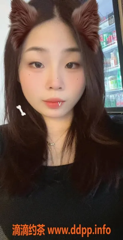 长沙楼凤-开福区18岁性感妹子思思，身高163体重45