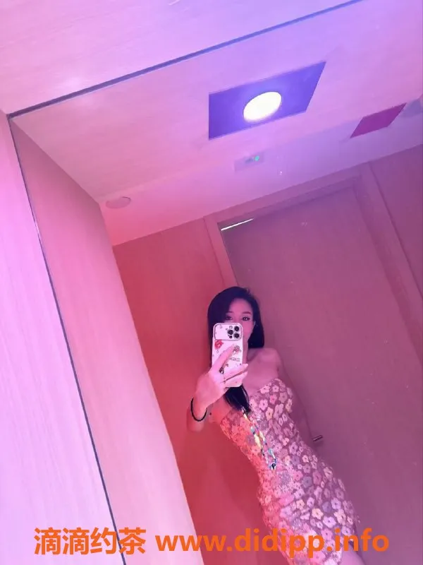 南昌楼凤资源信息,红谷滩艾米 27岁 D罩杯 174cm 55kg 高颜值诱惑体验