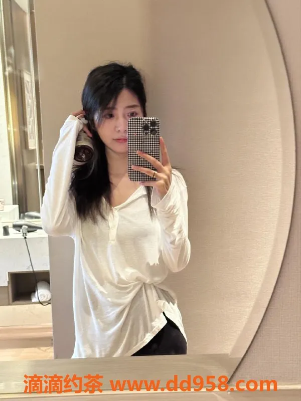 广州楼凤-海珠区25岁良家少妇芸娘子，162cm/48kg/32C