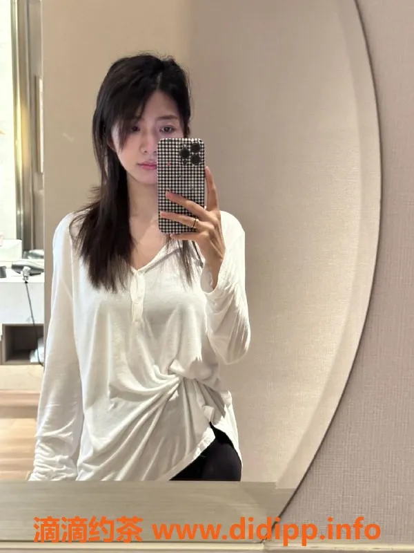 广州楼凤-海珠区25岁良家少妇芸娘子，162cm/48kg/32C