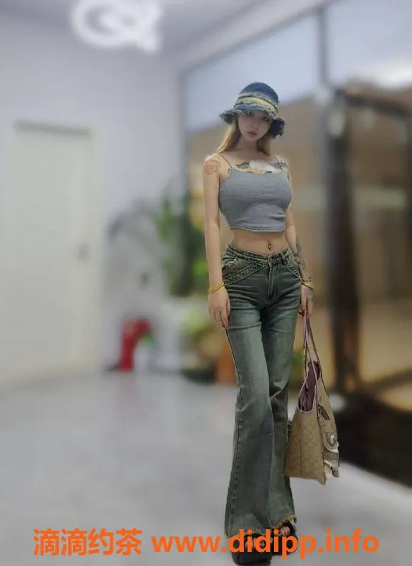 温州楼凤-温州小蛇，168cm C罩杯，49kg嫩妹等你来约