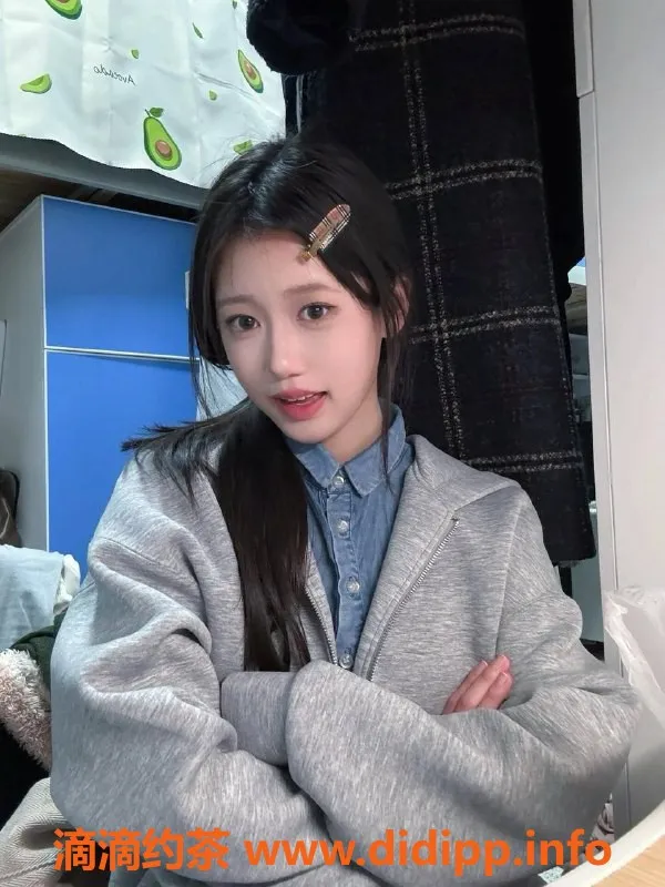 南通楼凤-南通清纯女大沫沫，18岁165cm，B+胸围，P800服务