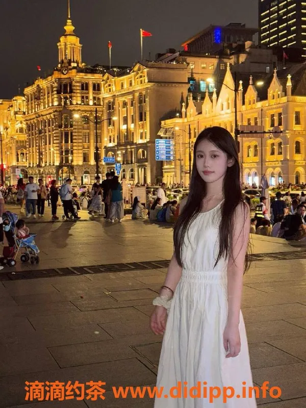 南通楼凤-南通清纯女大沫沫，18岁165cm，B+胸围，P800服务