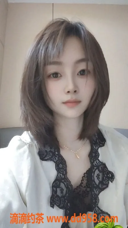 深圳楼凤-福田小懒猪，25岁155cm，胸围36C，服务多样