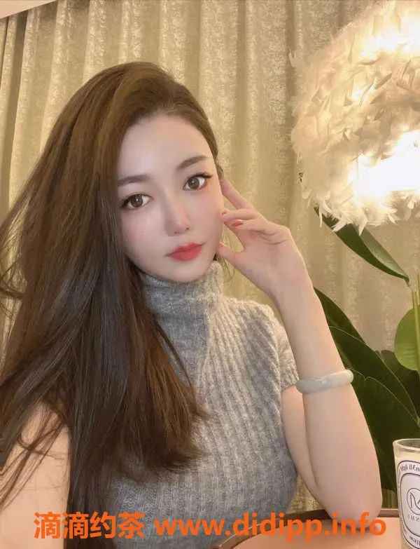 广州楼凤-天河22岁甜美雪白长腿闪闪，身高168cm，价格800