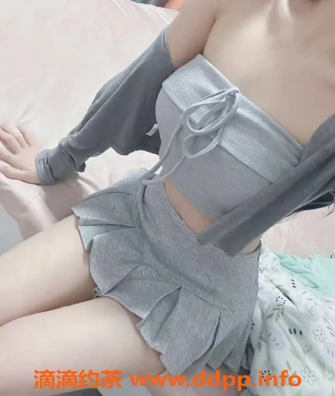 成都楼凤-小雨，华宇广场嫩妹，身材火辣、随聊服务