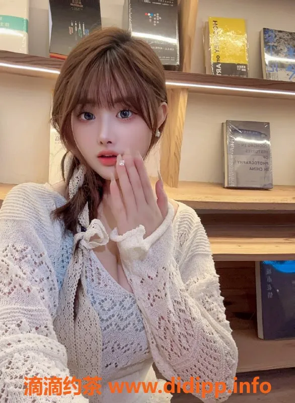 无锡楼凤资源信息,梁溪区小宝，166cm，54kg，年轻白虎陪浴服务