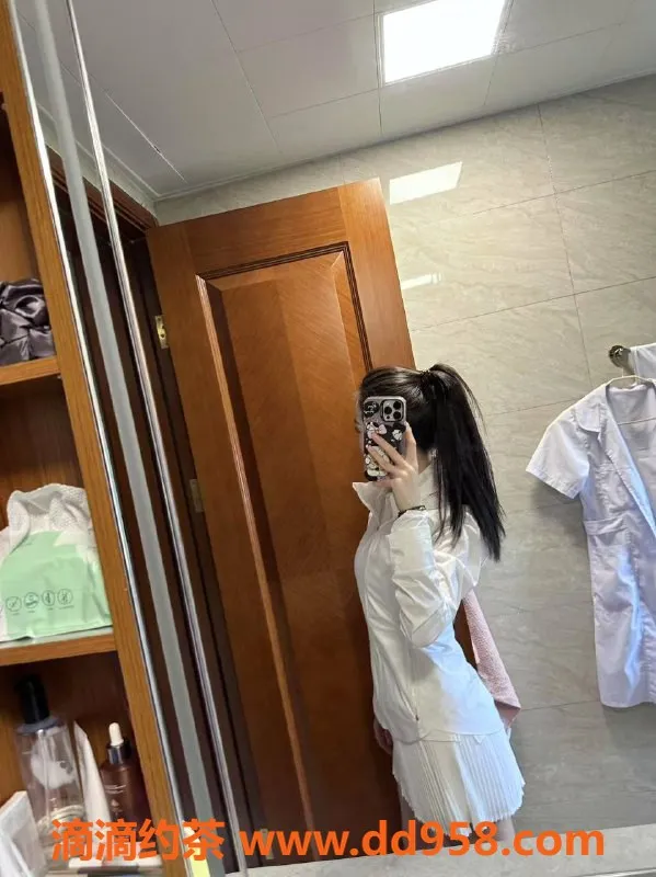 北京楼凤-北京草房思琪，172高96体，C罩杯只需6茶费