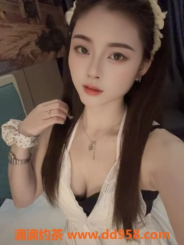 昆明楼凤-西山区小涵，600元双服务，水中箫+亲胸