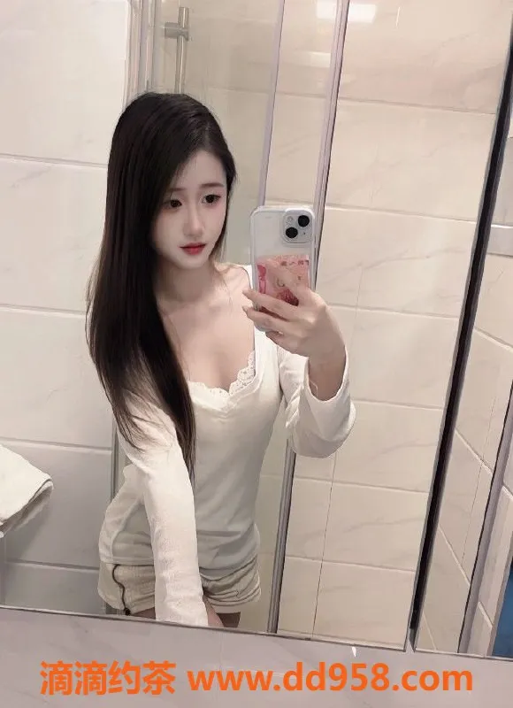 常州楼凤-武进小于 | 166高85重C罩杯嫩妹，服务多样