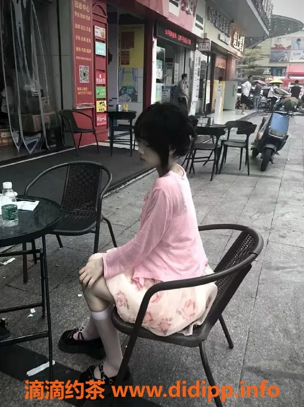 重庆楼凤-江北观音桥江北集中营18岁妹子 热情服务