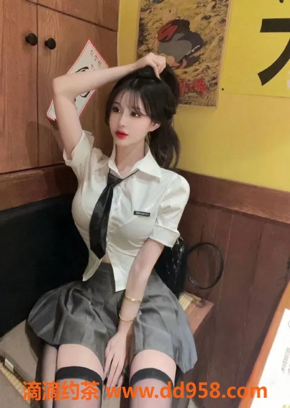 南通楼凤-南通鑫鑫，166身高，23岁毒蛇纹D+服务型选手，P800