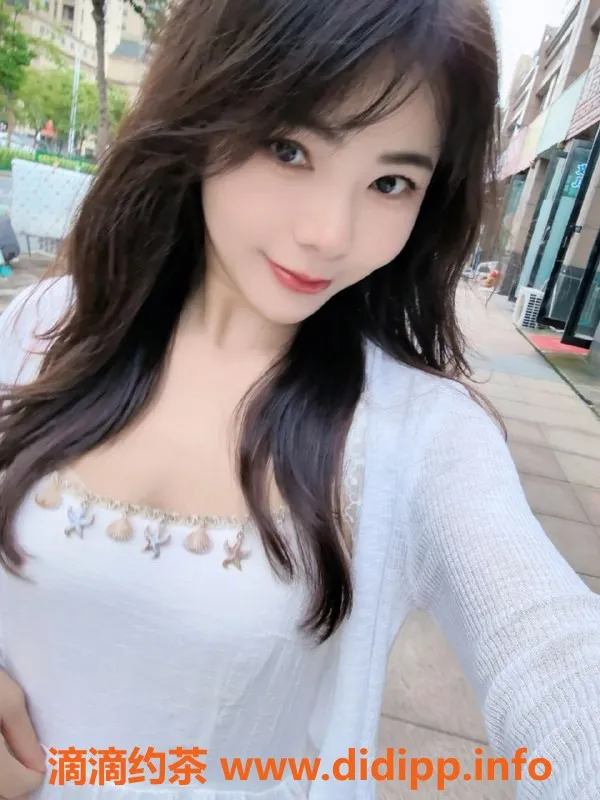 成都楼凤-武侯区甜甜，服务车，颜值与身材俱佳