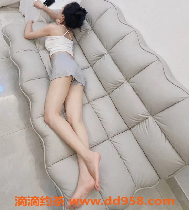 扬州楼凤-扬州邗江嫩妹钱钱，颜值高，服务好