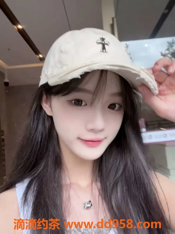 昆明楼凤-官渡区小兜兜，甜美嫩妹服务价1000