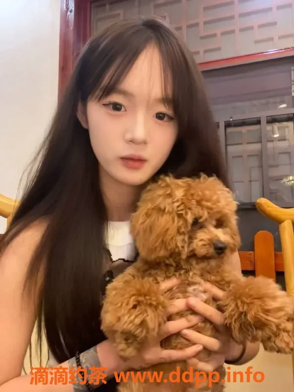 昆明楼凤-官渡区小兜兜，甜美嫩妹服务价1000