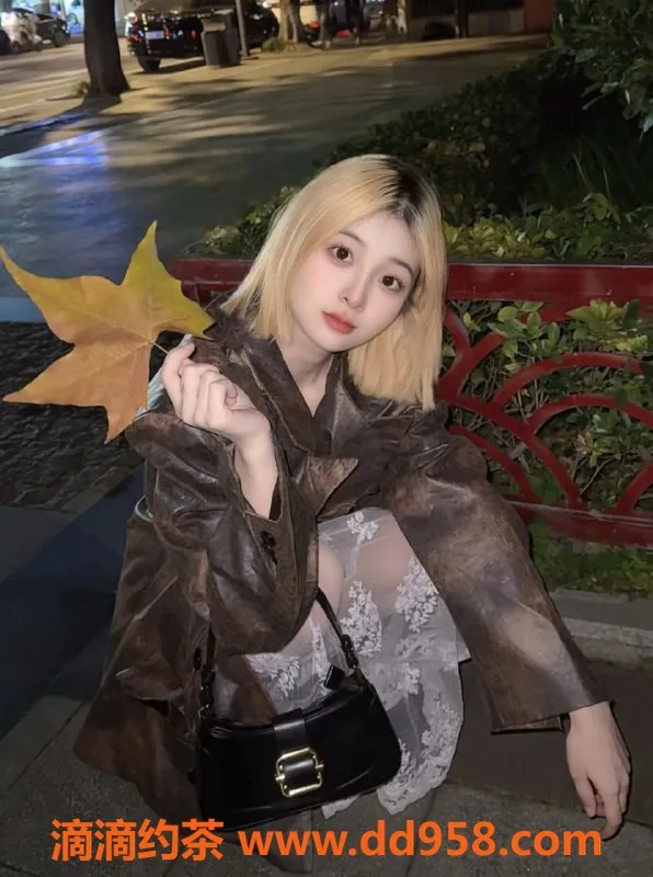 成都楼凤-武侯区演绎御姐魅力 颖儿身材出众