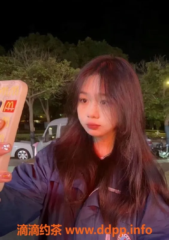 常州楼凤-武进学生妹，身高165，温柔陪浴服务