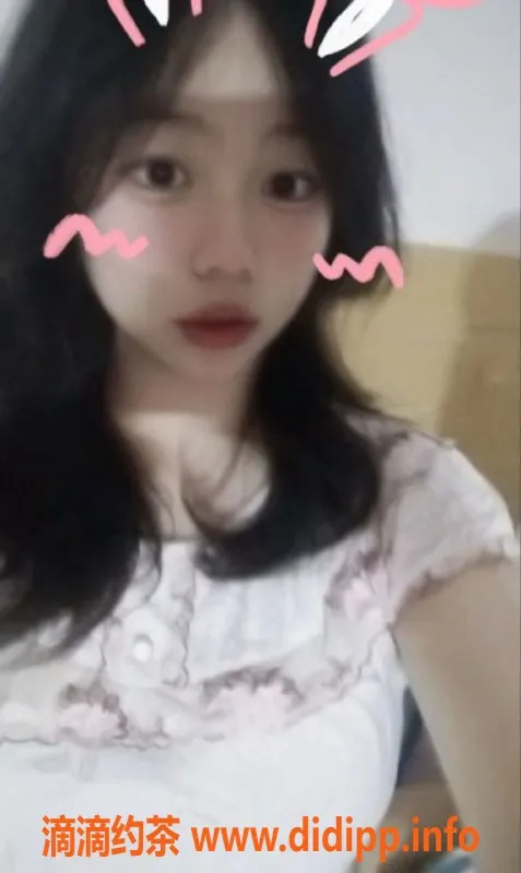 常州楼凤-武进学生妹，身高165，温柔陪浴服务