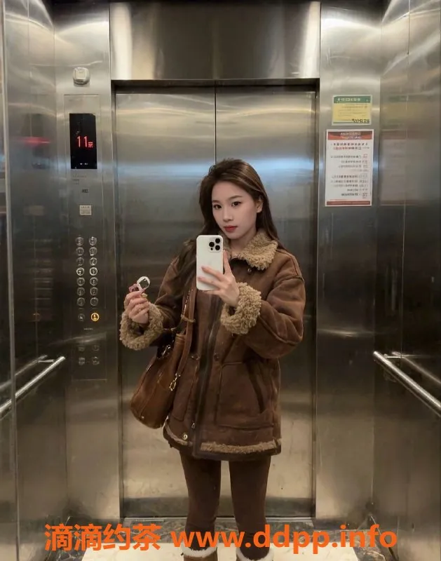 常州楼凤-武进学妹林林，新人刚做，陪浴服务体验