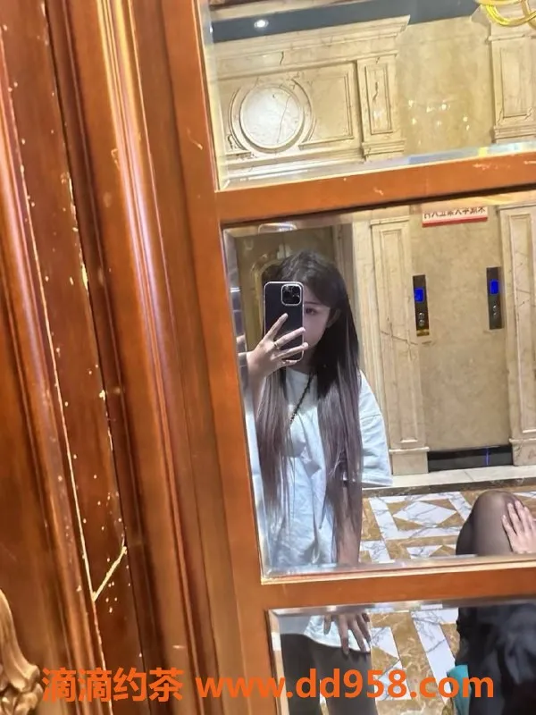 无锡楼凤-新吴区高颜值小迪迦，163cm，42kg，1200元起