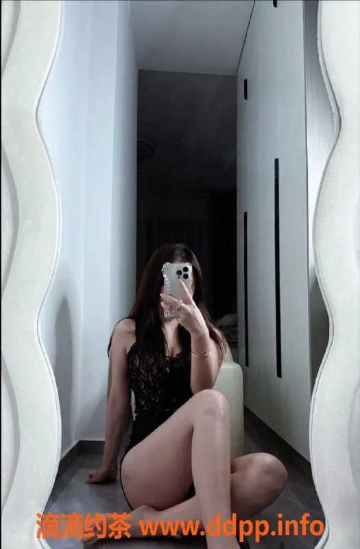 广州楼凤-白云区露露，24岁167cm，双飞300开始