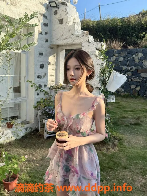 广州楼凤-广州白云区20岁大二学妹雨洛，163cm，48kg