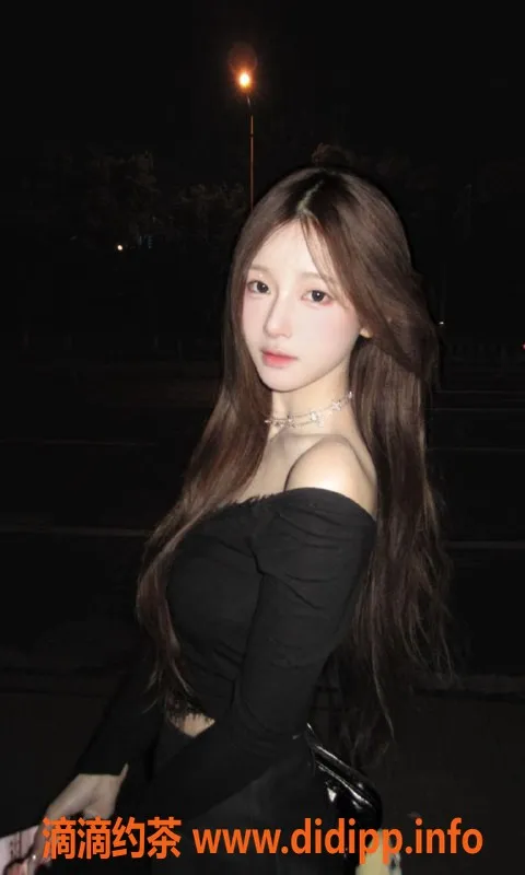 广州楼凤-广州白云区20岁大二学妹雨洛，163cm，48kg