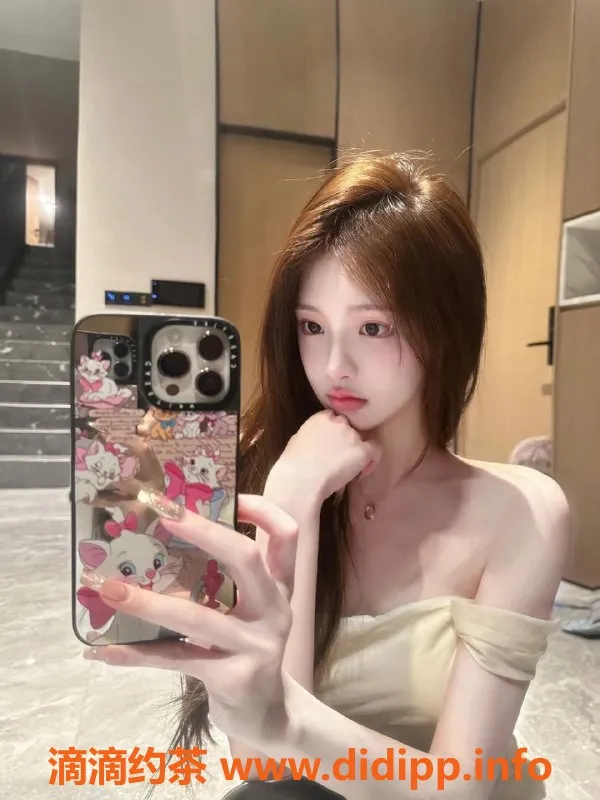 广州楼凤-天河区二十岁在校生歆甜兼职服务