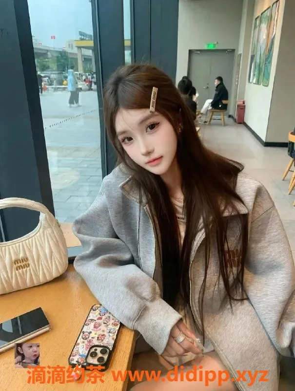 广州楼凤-荔湾涵璇，20岁新人，身高169，外出服务可预约